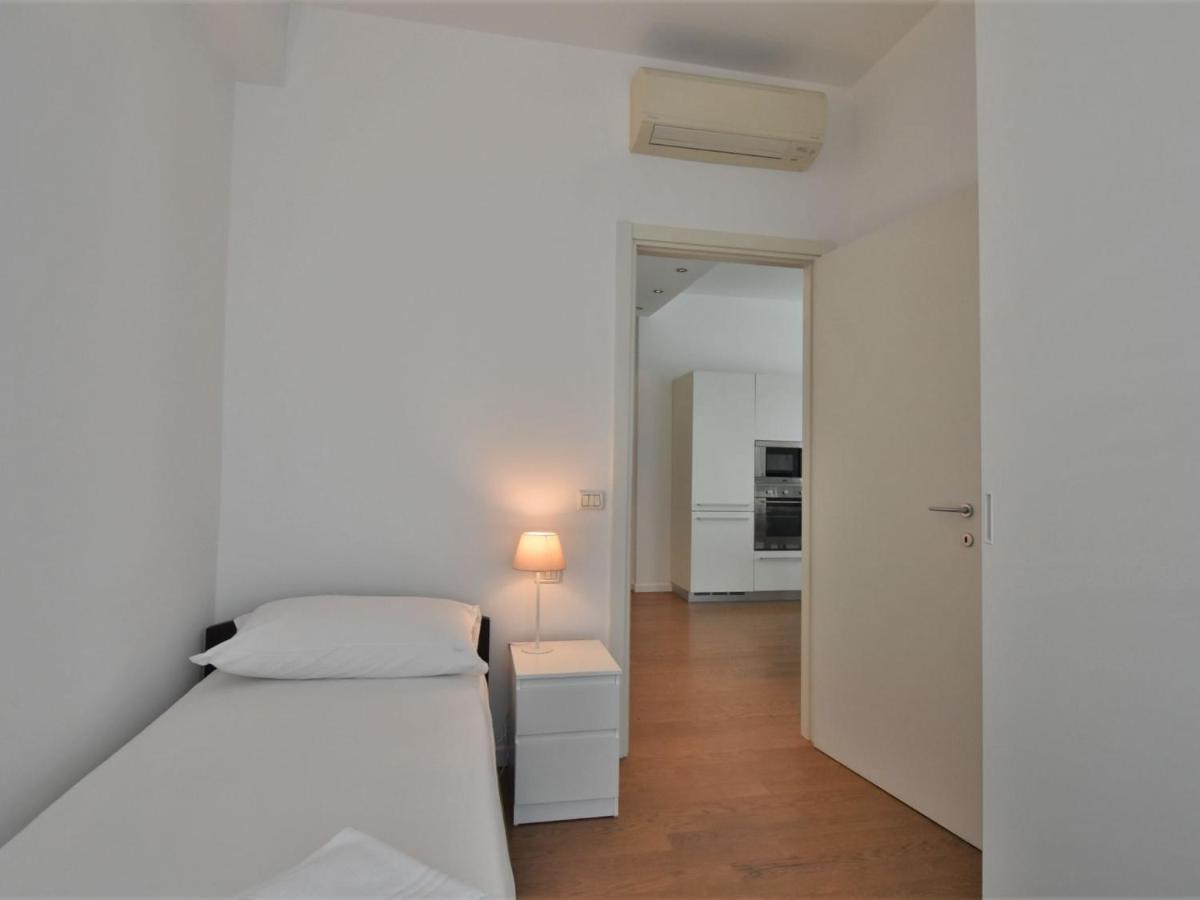 Apartment Corso Genova Apartment By Interhome Милано Екстериор снимка