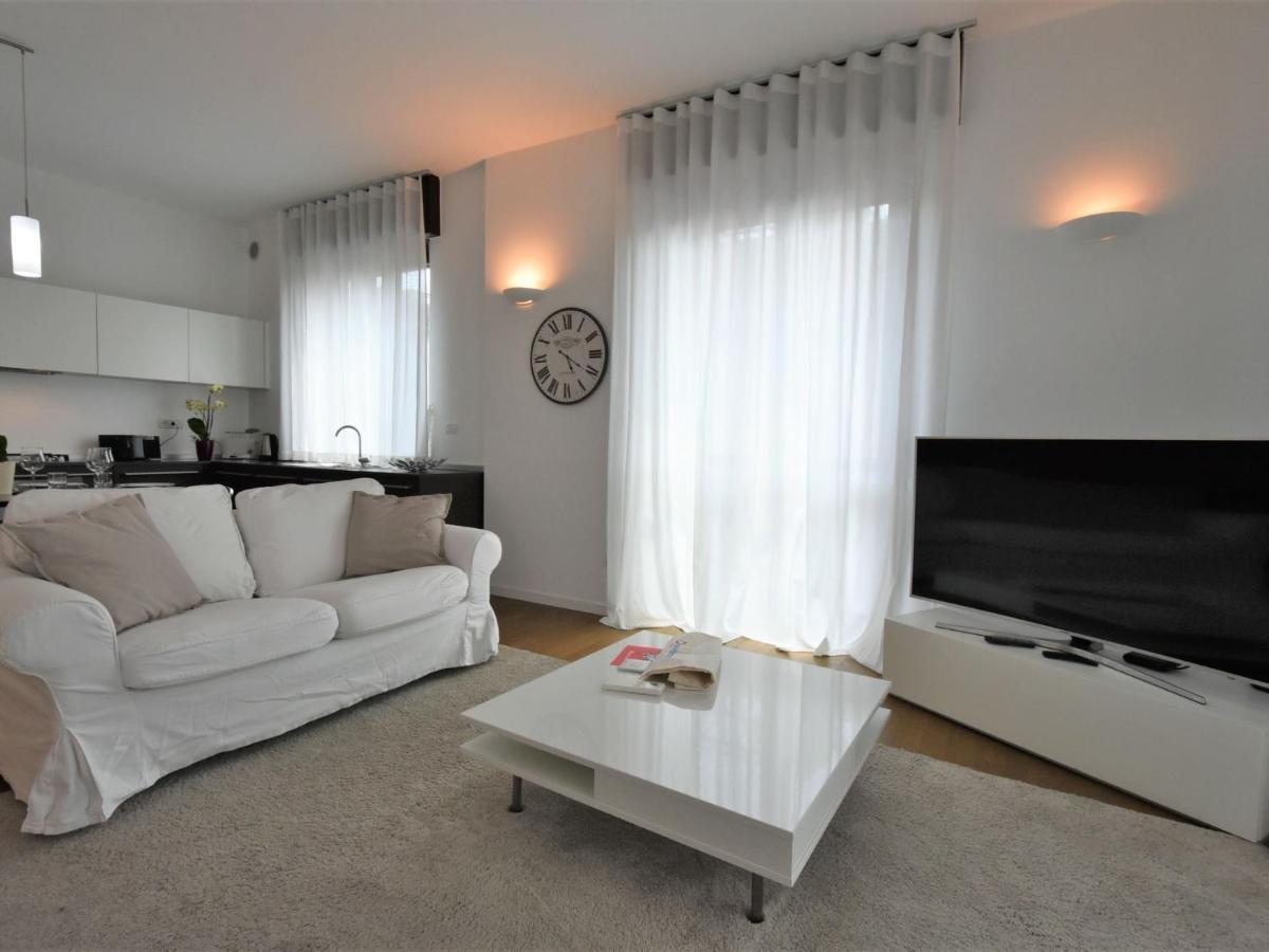 Apartment Corso Genova Apartment By Interhome Милано Екстериор снимка