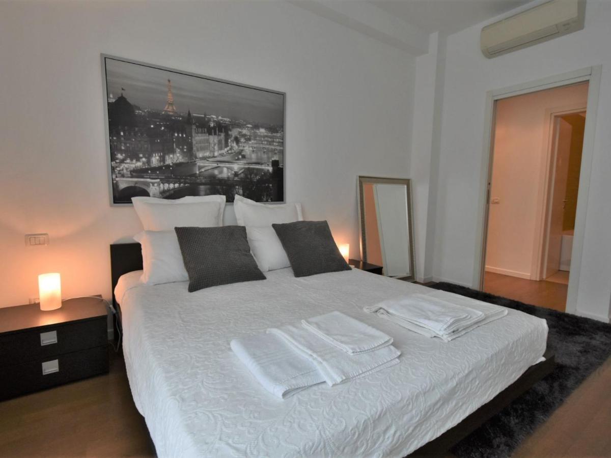 Apartment Corso Genova Apartment By Interhome Милано Екстериор снимка