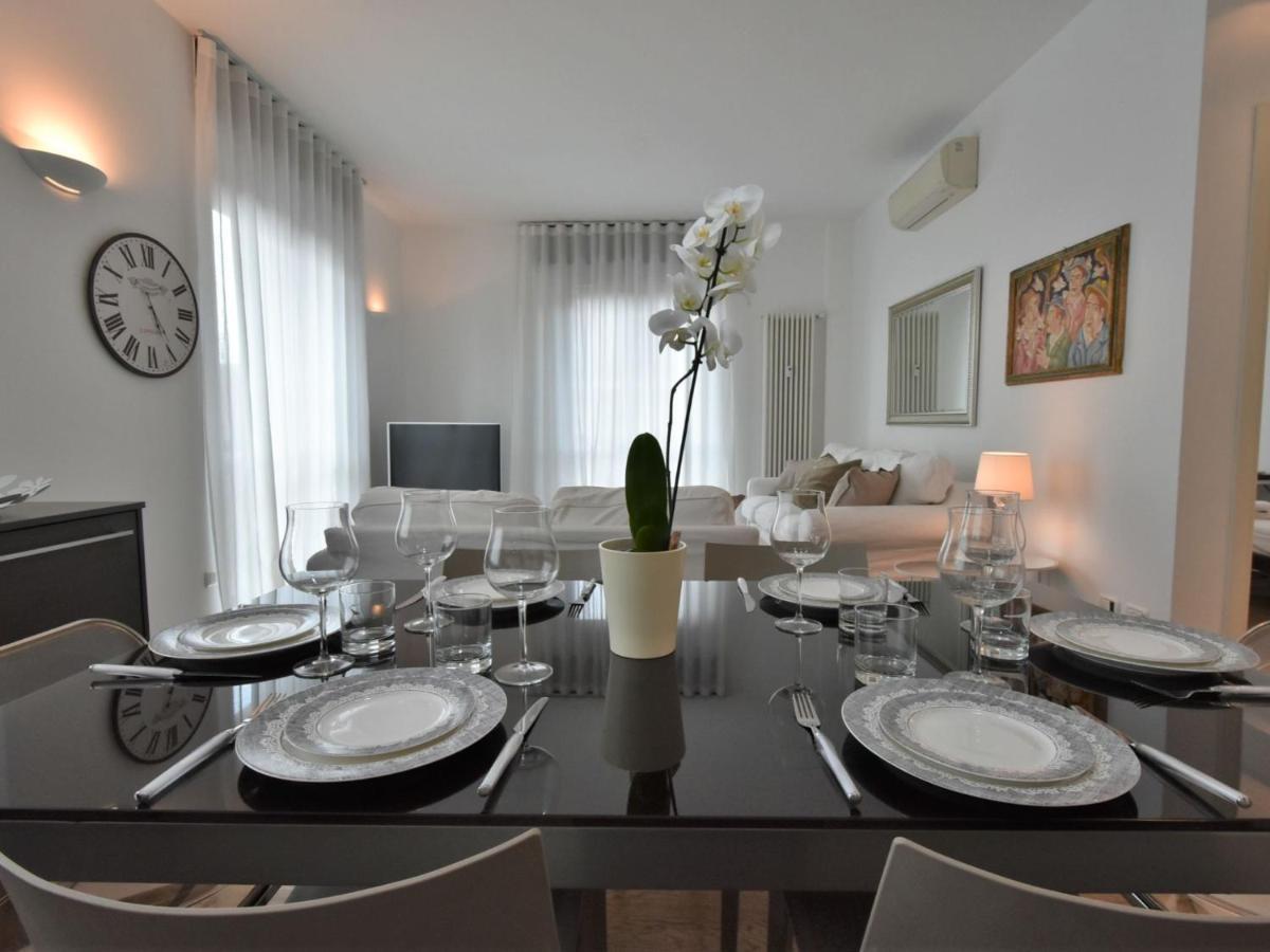 Apartment Corso Genova Apartment By Interhome Милано Екстериор снимка