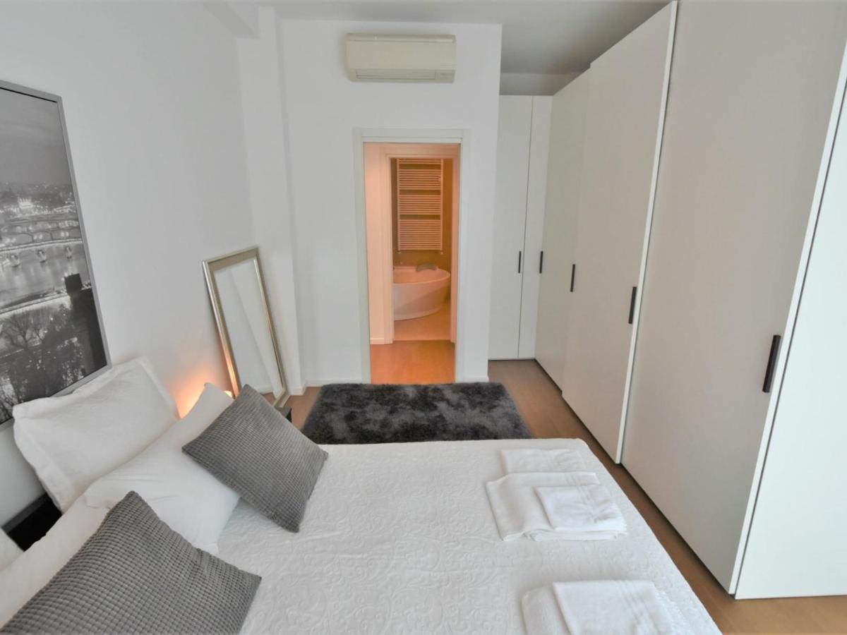 Apartment Corso Genova Apartment By Interhome Милано Екстериор снимка