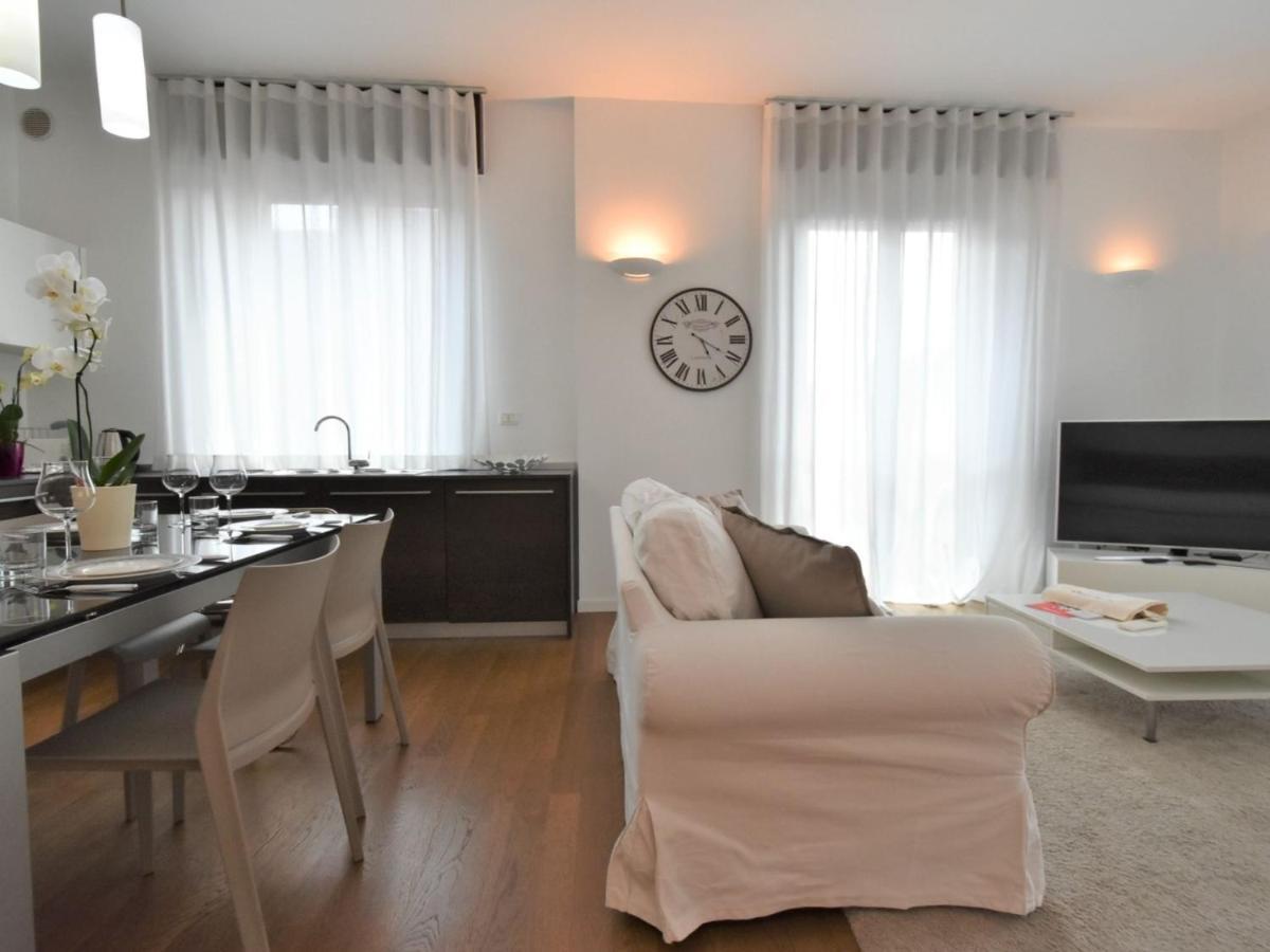 Apartment Corso Genova Apartment By Interhome Милано Екстериор снимка