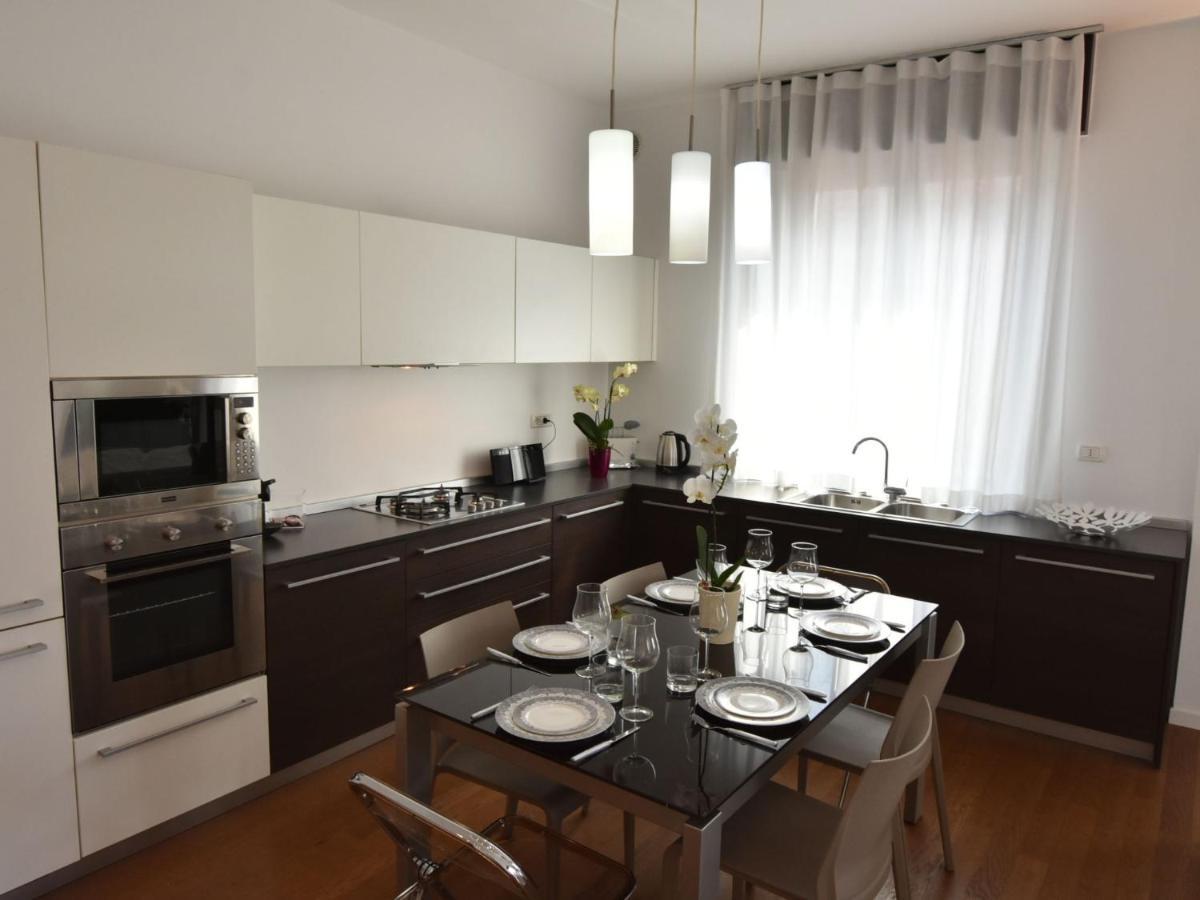 Apartment Corso Genova Apartment By Interhome Милано Екстериор снимка